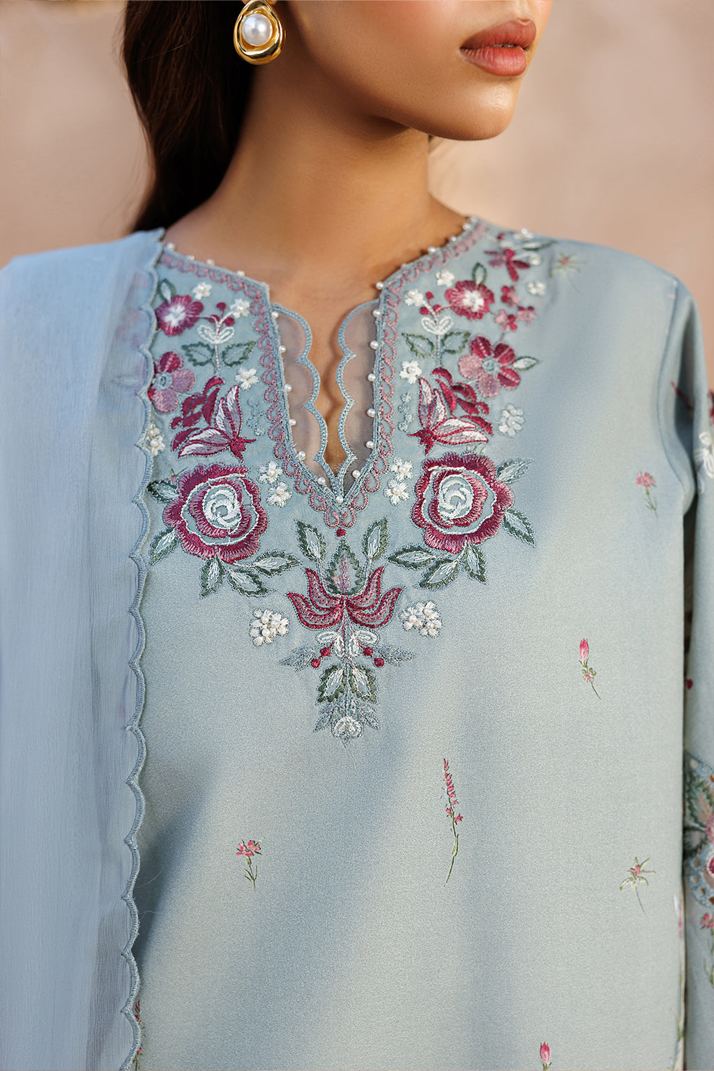 UE-675 Printed Lawn Secondary image
