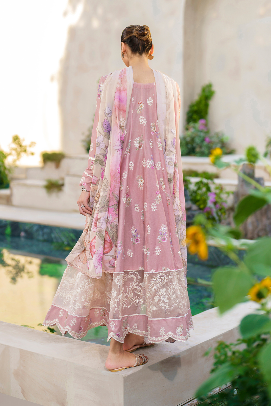 SFL-08 Embroidered Lawn - Iznik