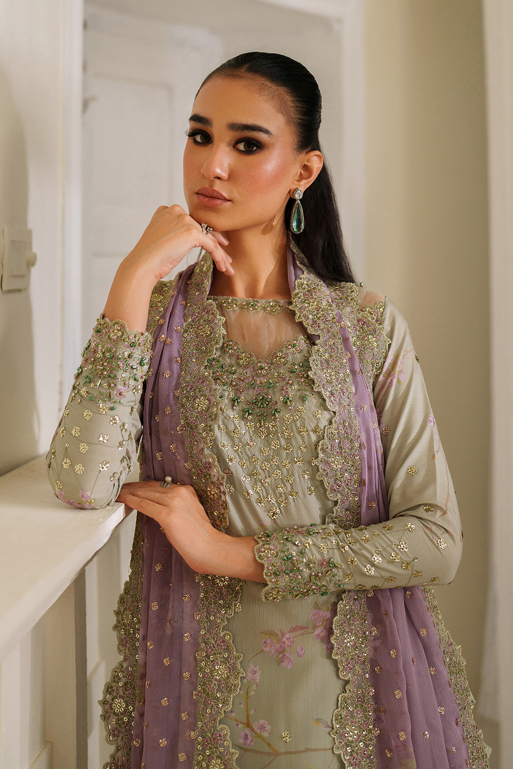 UE-539  Printed Formals