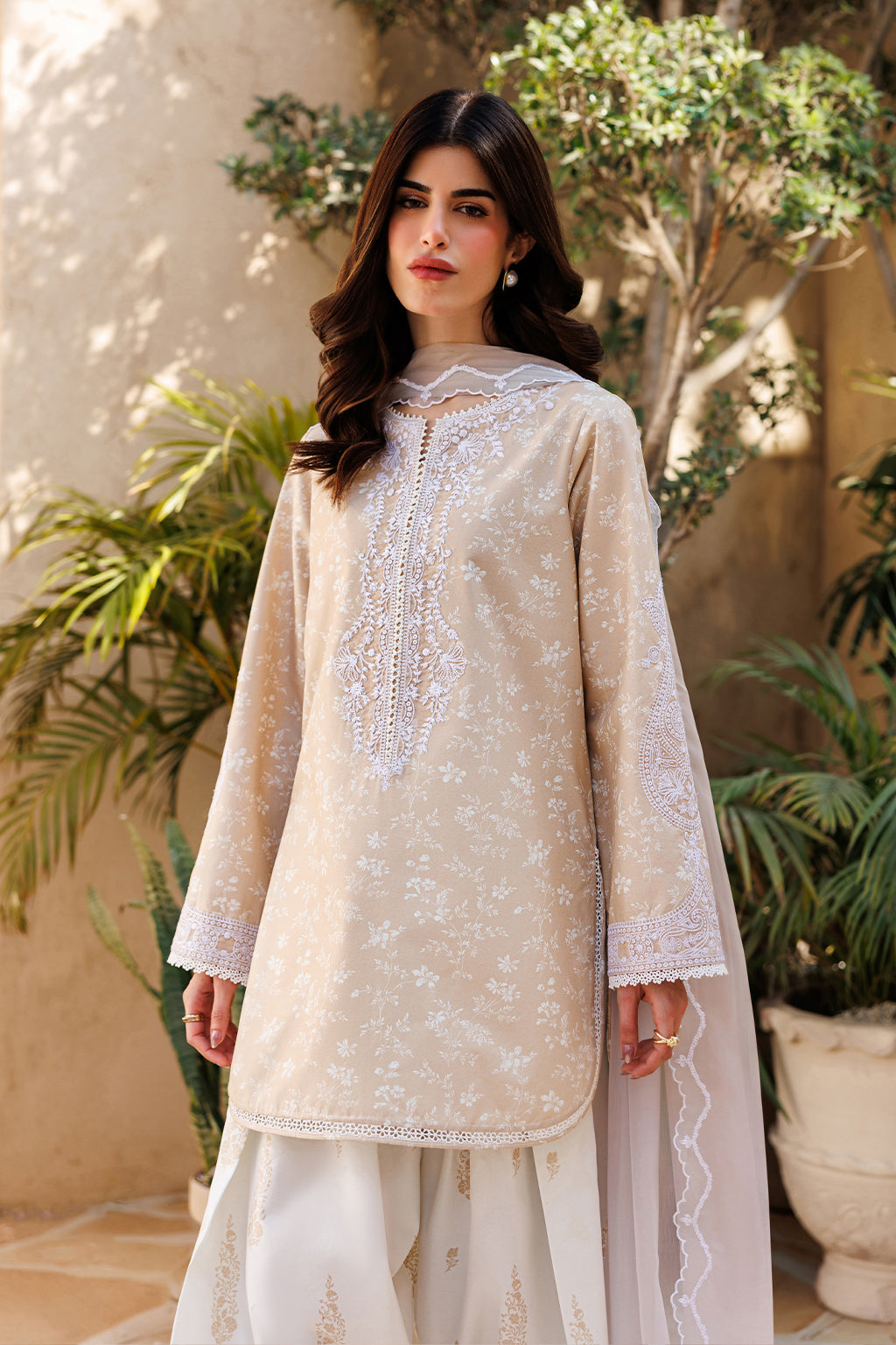 UE-677 Printed Lawn Secondary image