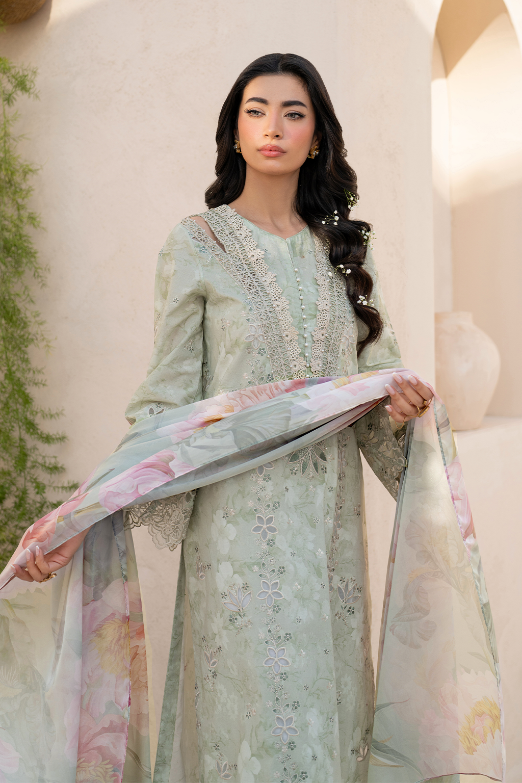 Embroidered Lawn dress - Iznik 