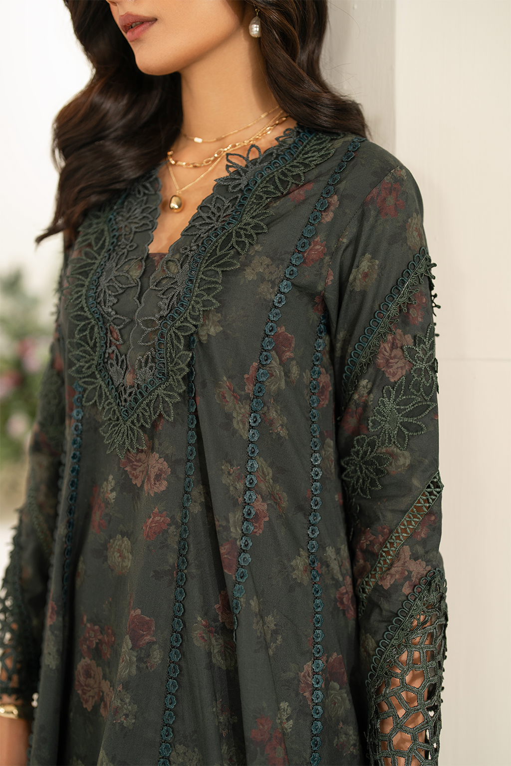 IFE-08 Embroidered Lawn