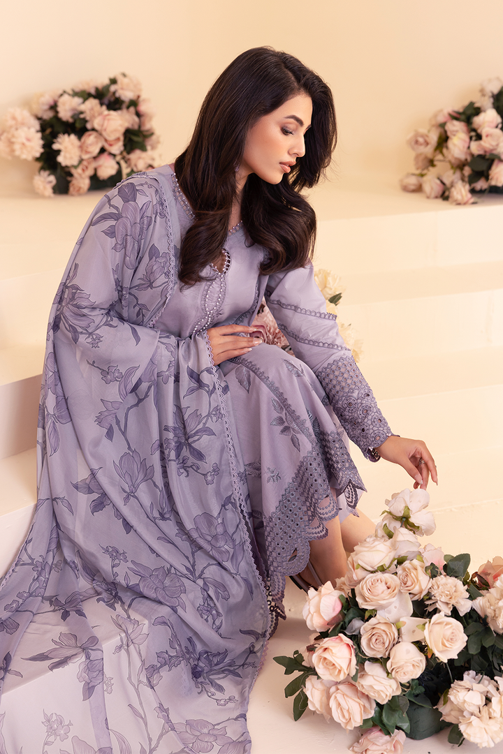 UE-252 Embroidered Lawn - Iznik