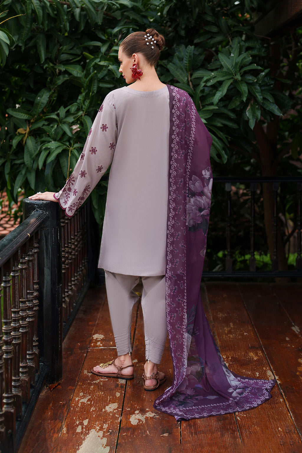 UE-514  Embroidered Lawn