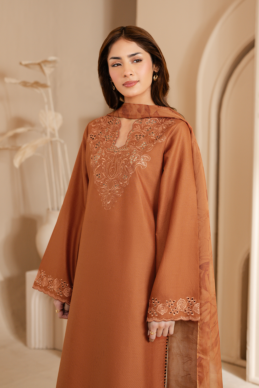UE-461  Embroidered Lawn