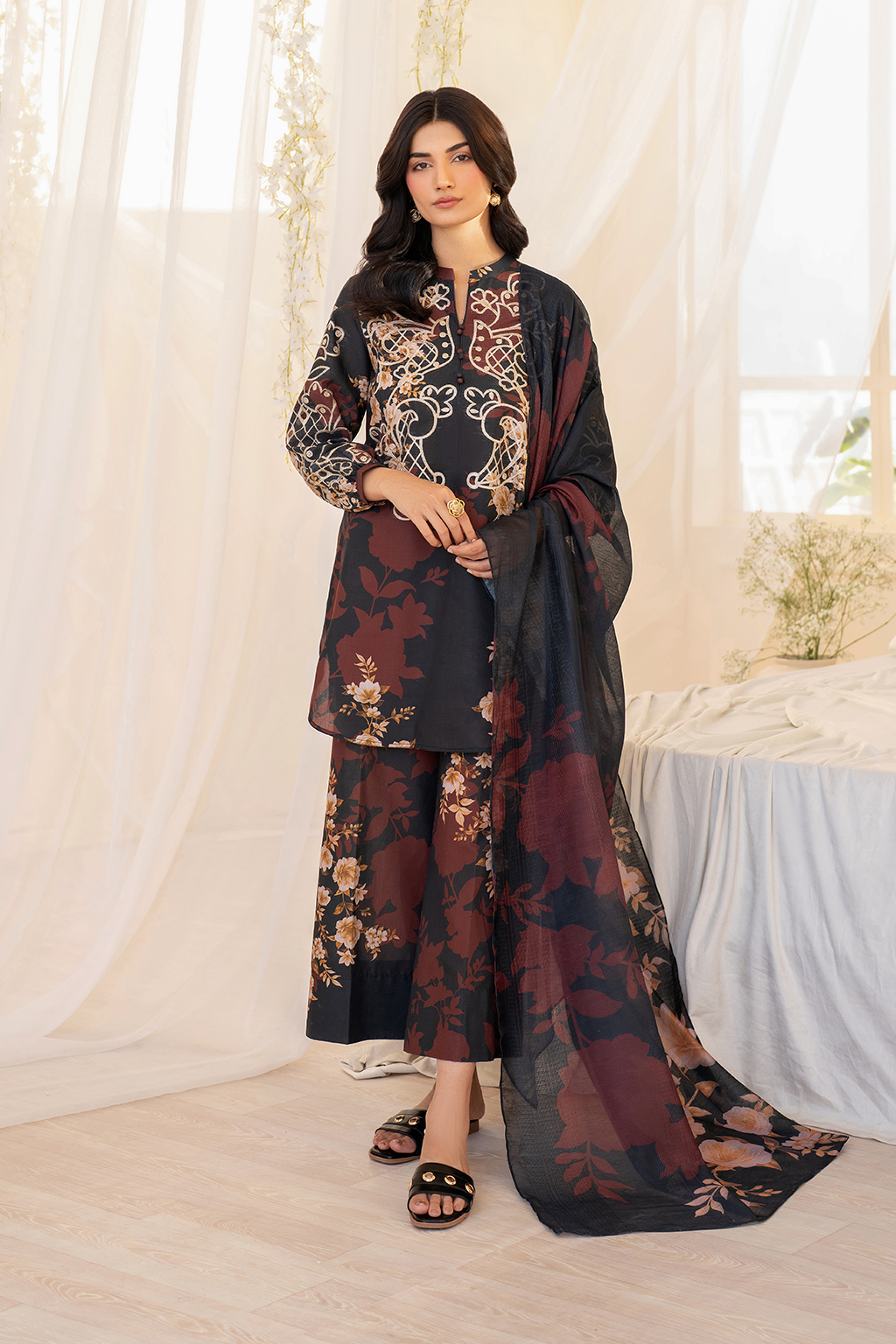 IP-304  Printed Lawn - Iznik Main image