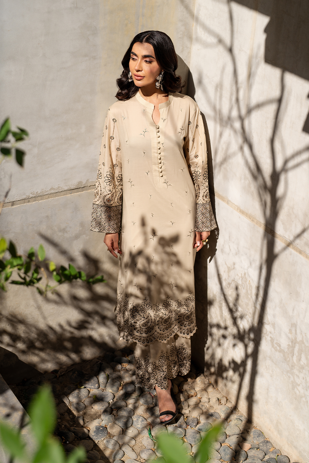IP-266 Embroidered Lawn - Iznik