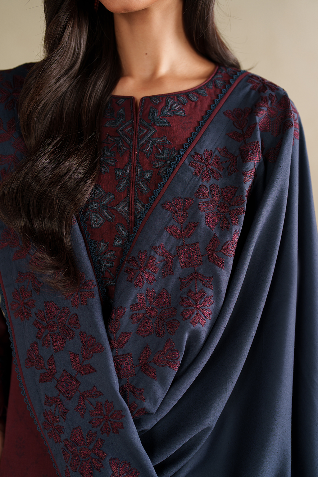 UE-592 Printed Khaddar - Iznik