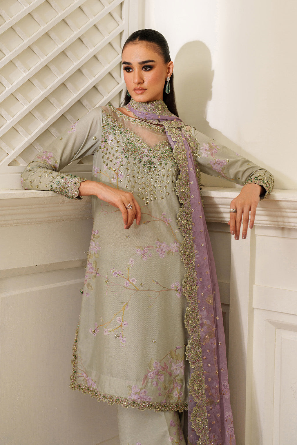 UE-539  Printed Formals