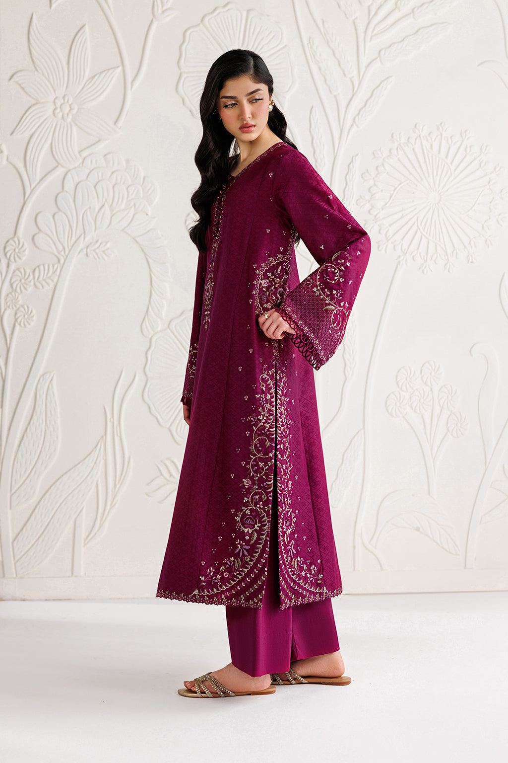 UE-684 Embroidered Lawn