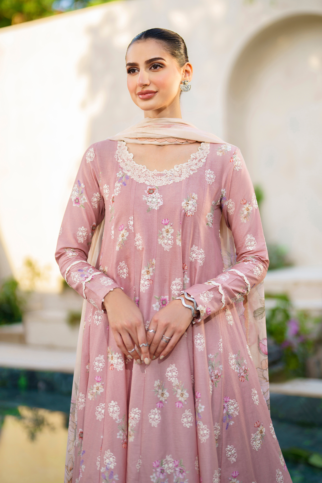 SFL-08 Embroidered Lawn - Iznik
