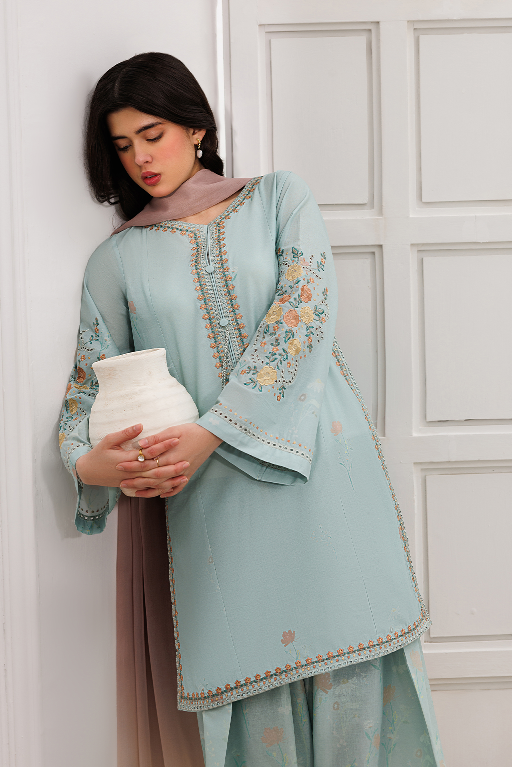 UE-636 Printed Lawn Secondary image