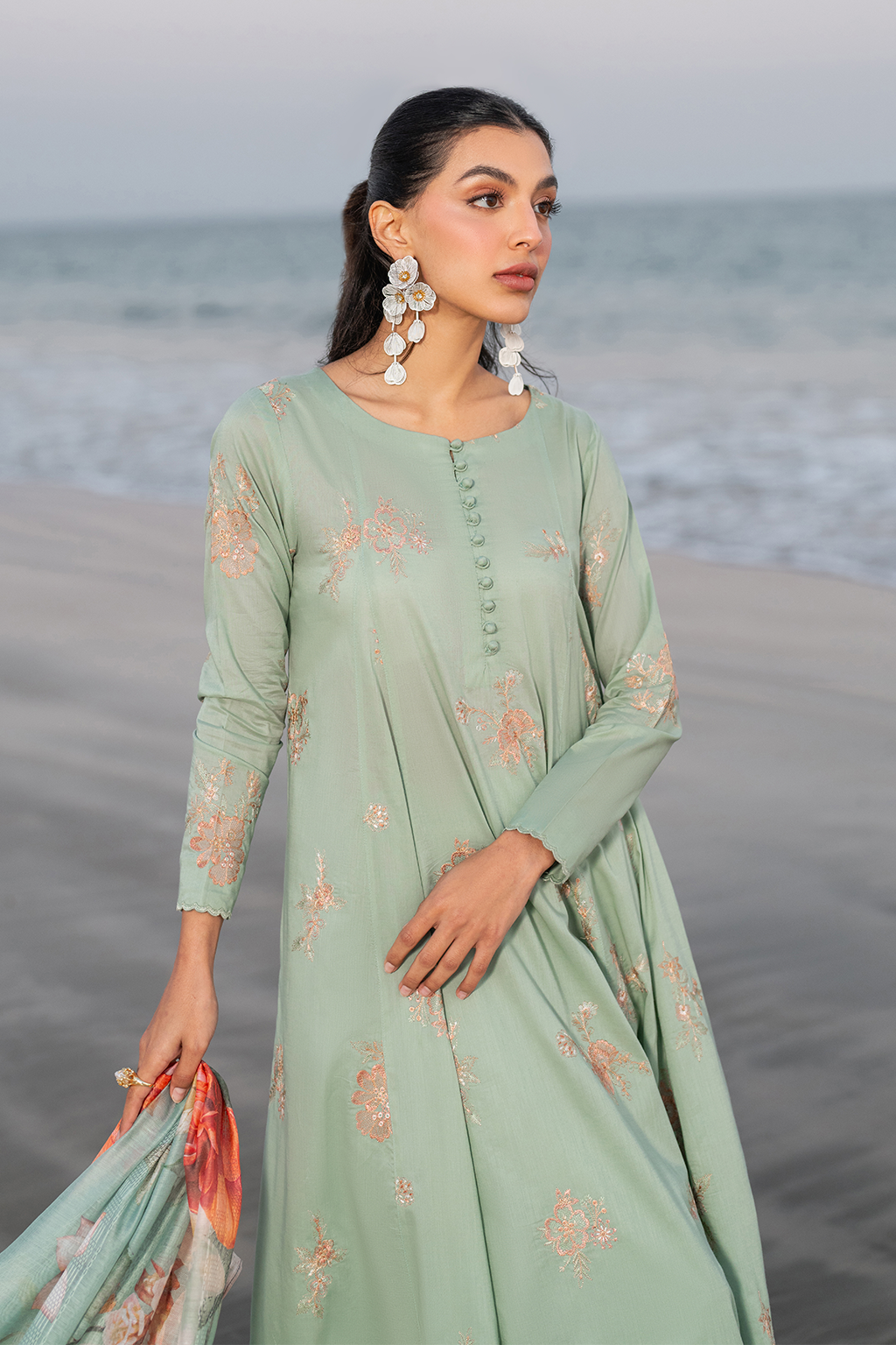 UE-383 Embroidered Lawn - Iznik
