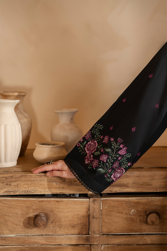 UE-477 Embroidered Lawn - Iznik