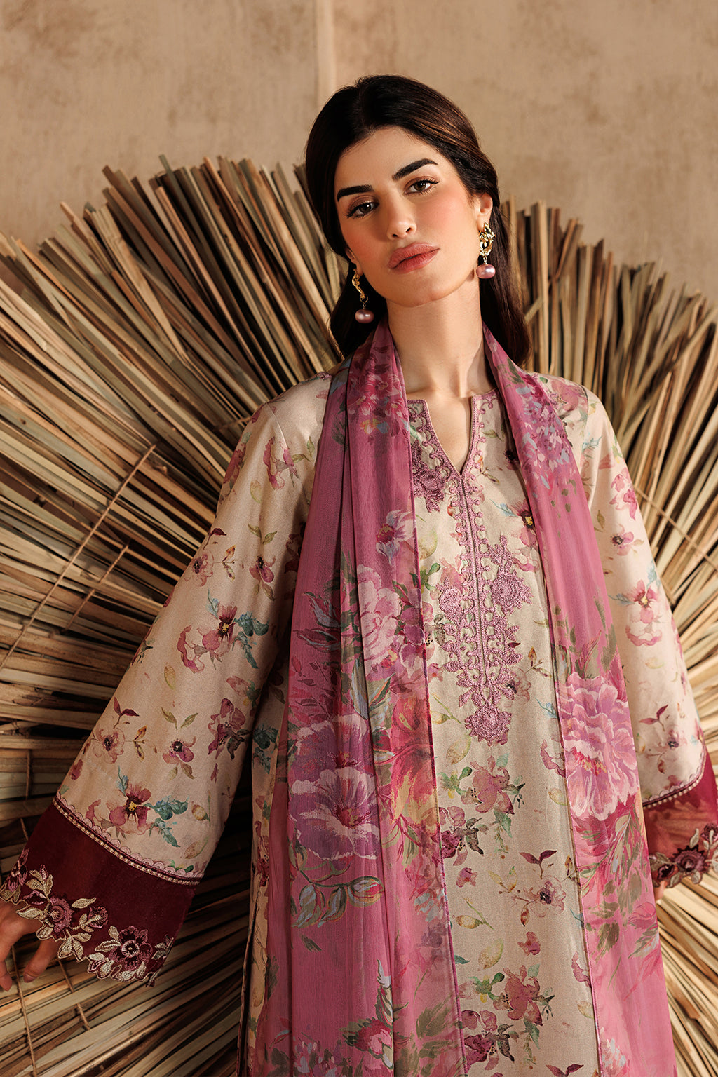 UE-674 Printed Lawn Secondary image