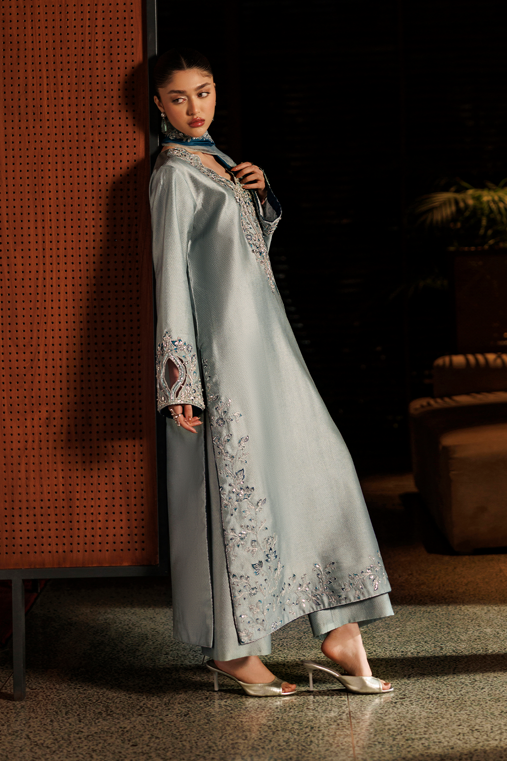 UE-717 Embroidered Jacquard Sheesha Silk
