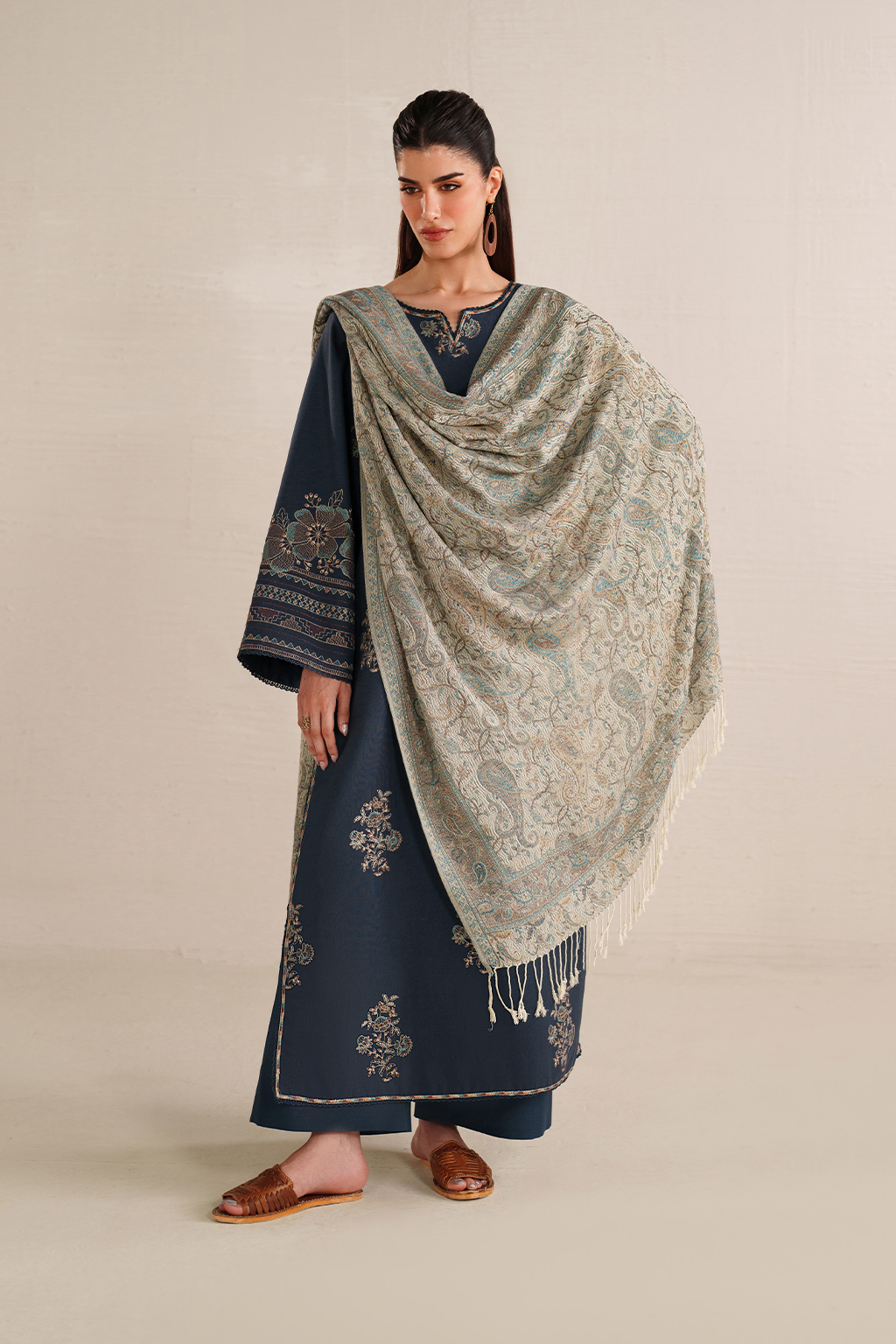 UE-586  Embroidered Khaddar