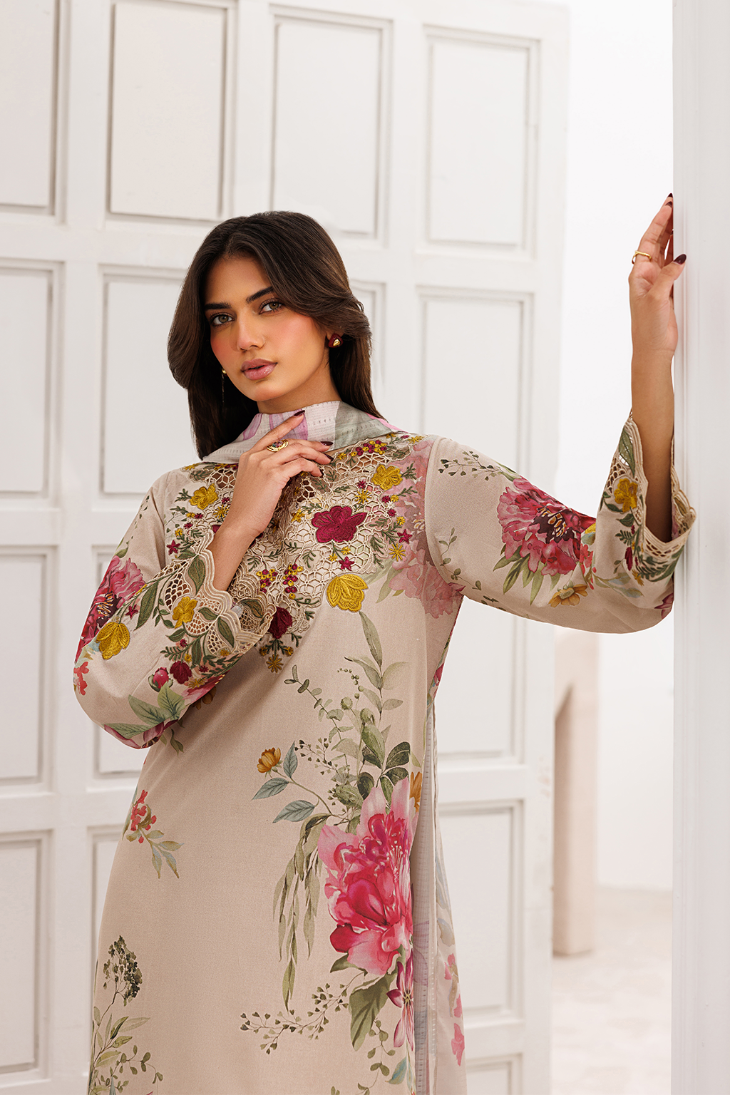 UE-644 Printed Lawn Secondary image