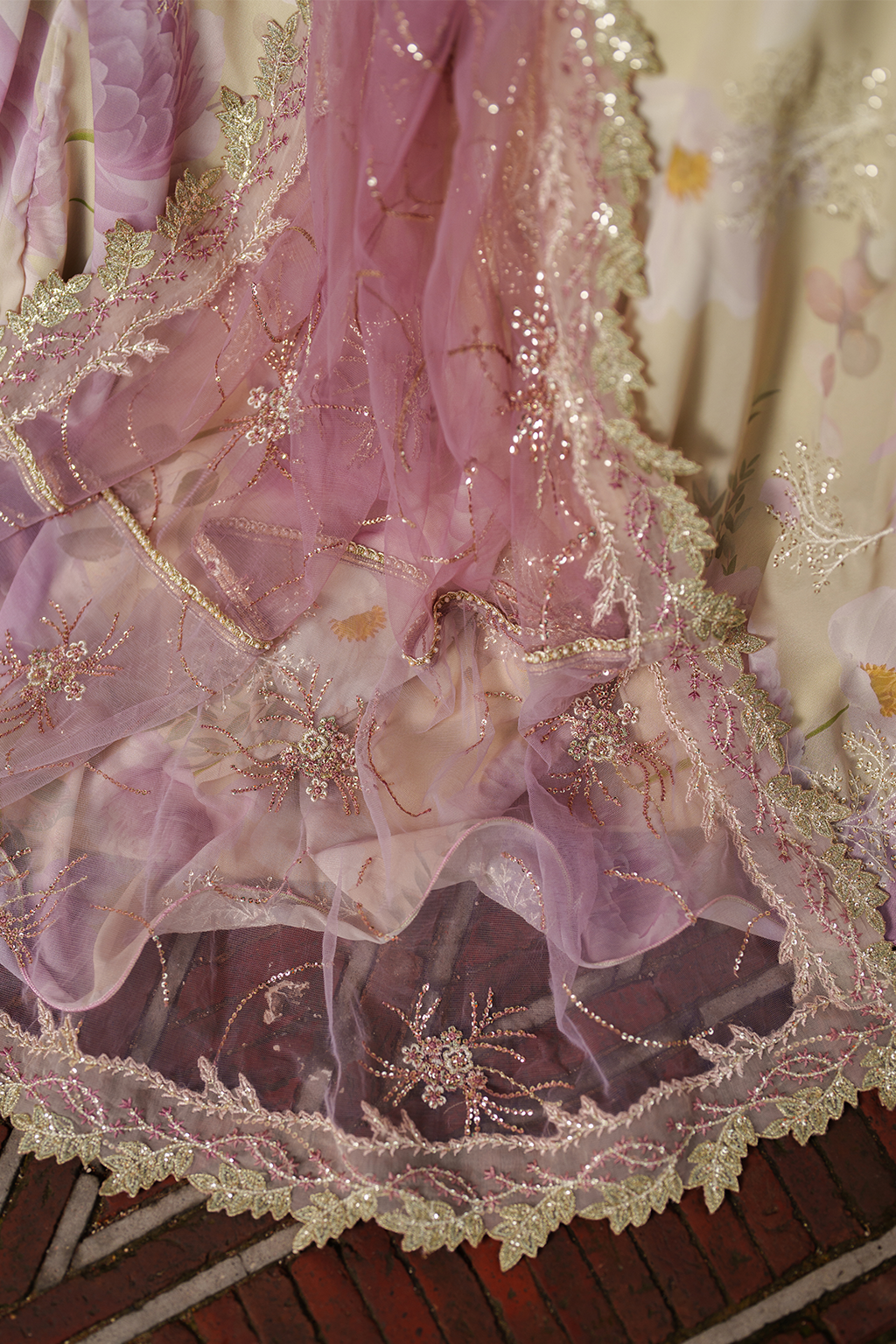 UE-546 Embroidered Chiffon - Iznik