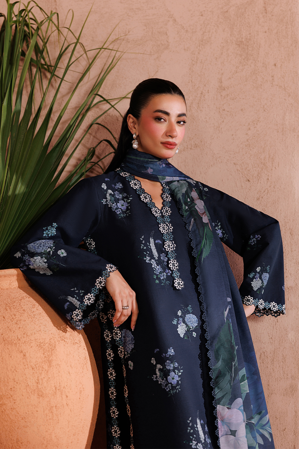 UE-713 Printed Lawn