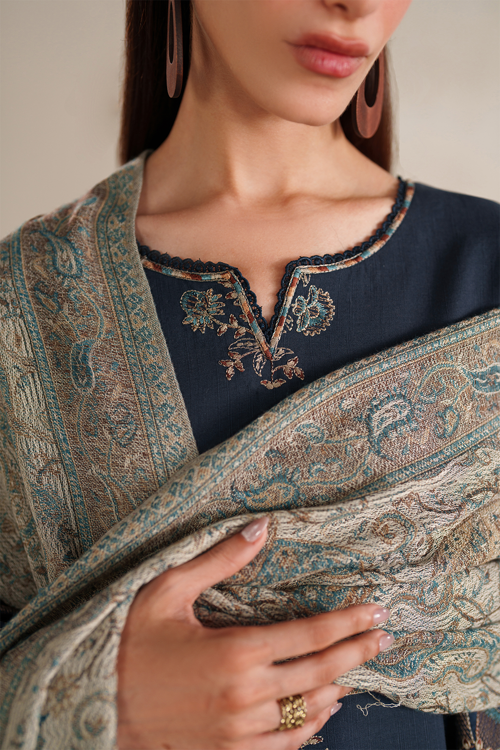 UE-586  Embroidered Khaddar
