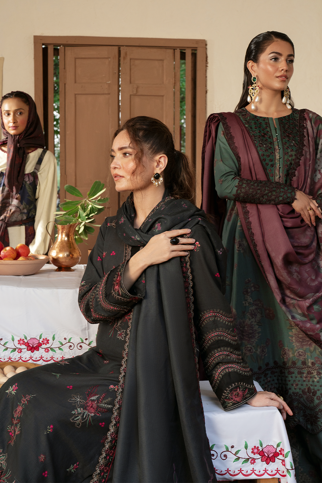 IPK-08 Embroidered Slub Khaddar - Iznik