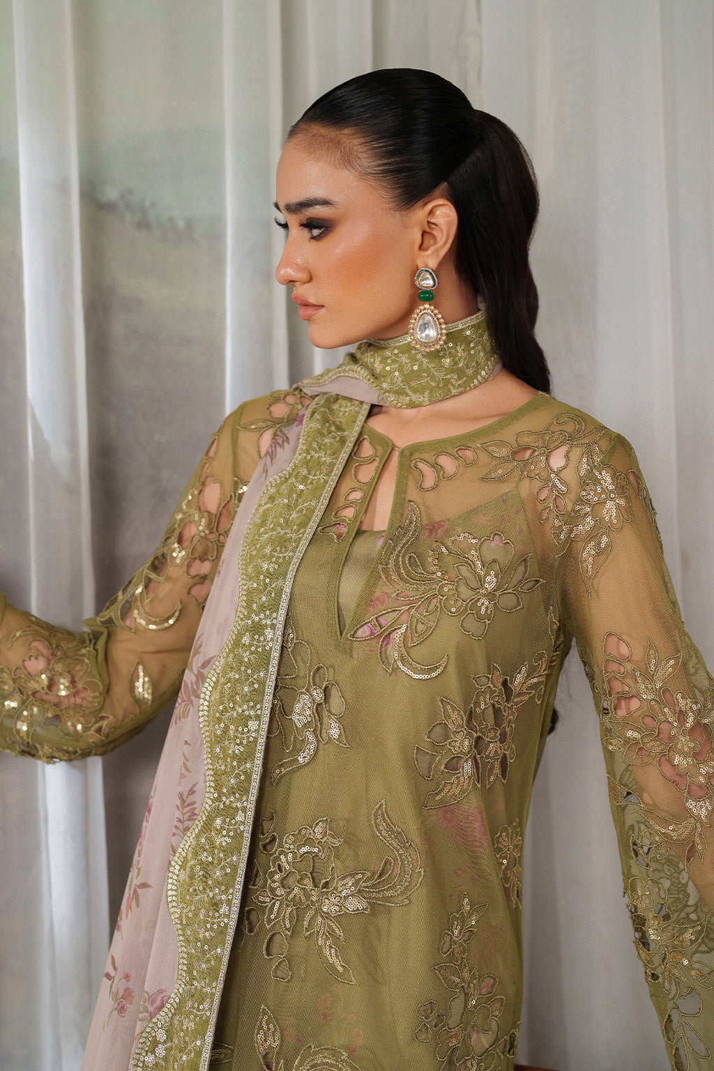 UE-543  Printed Formals