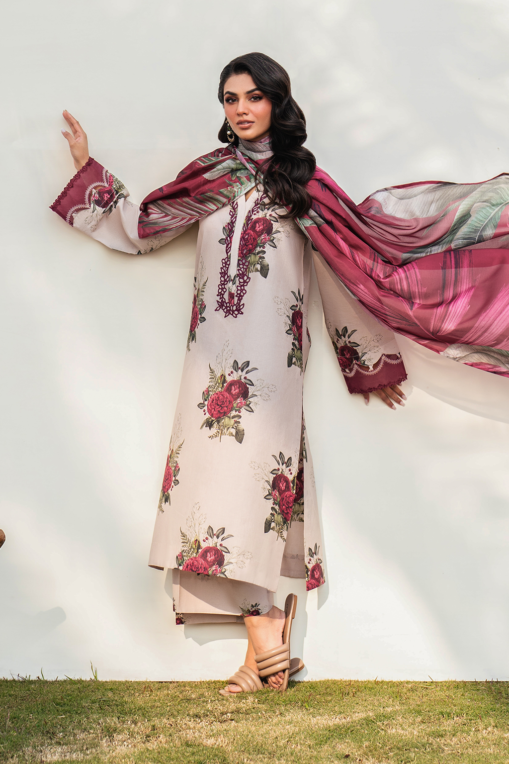 UE-402 Printed Lawn - Iznik
