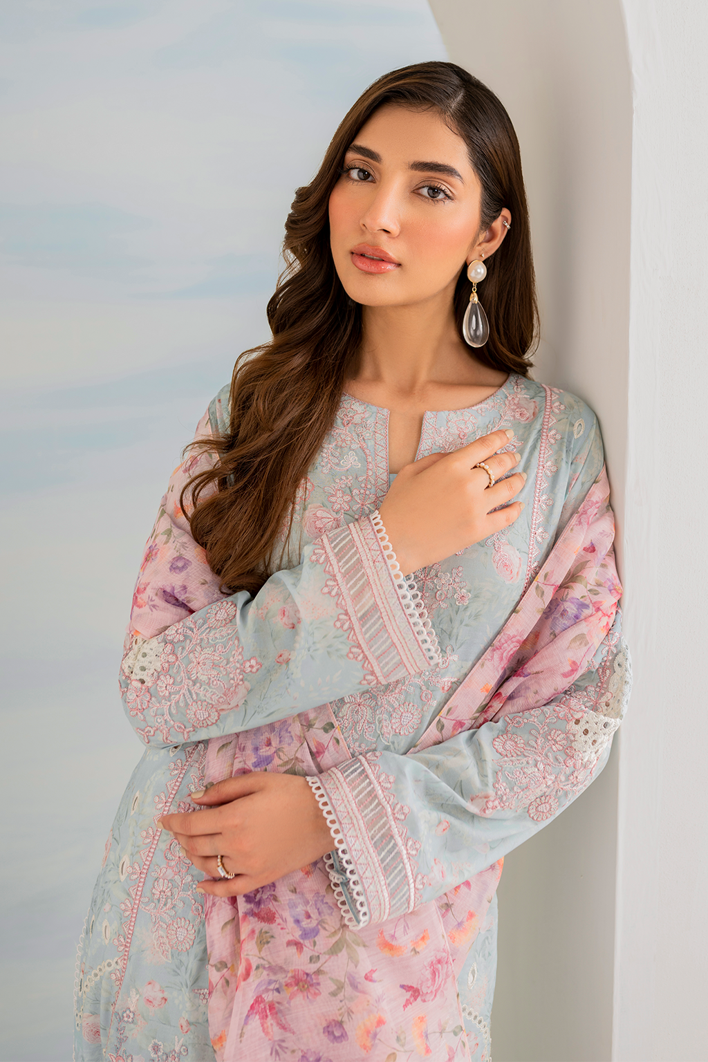 IGL-01 Embroidered Lawn - Iznik