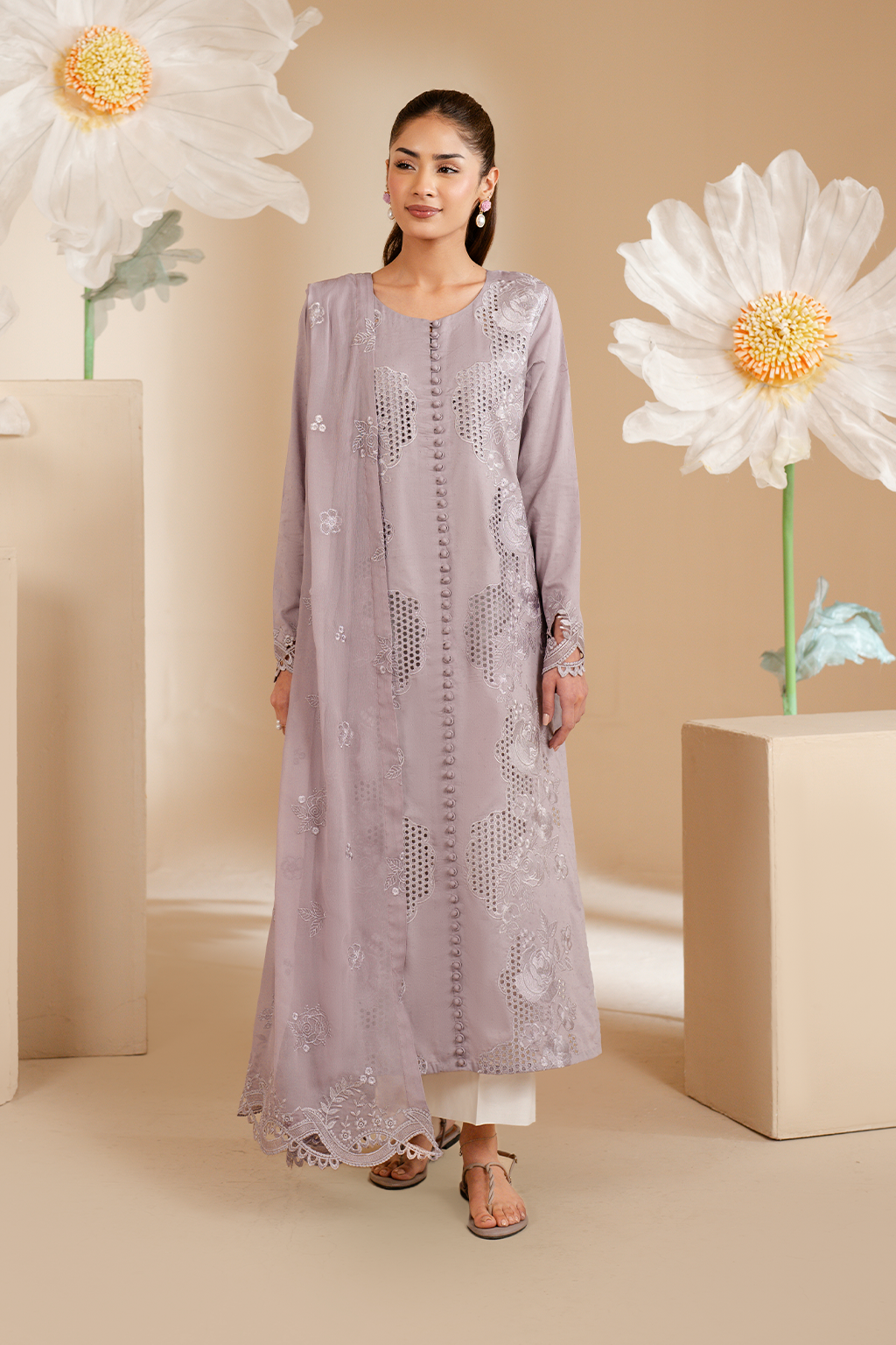 UE-464  Embroidered Lawn - Iznik 