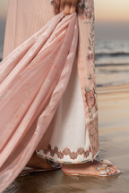 UE-382 Embroidered Lawn - Iznik