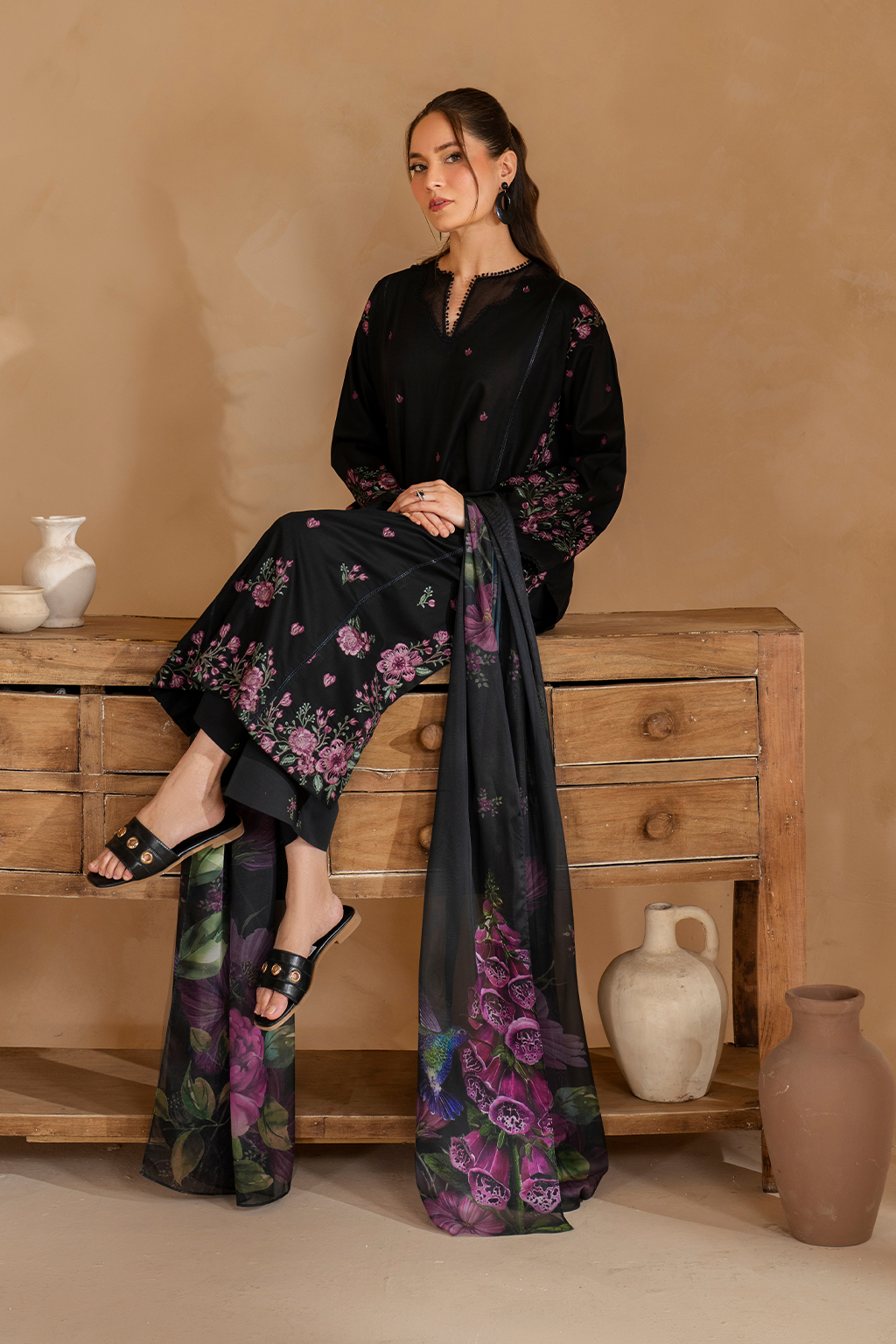 UE-477 Embroidered Lawn - Iznik