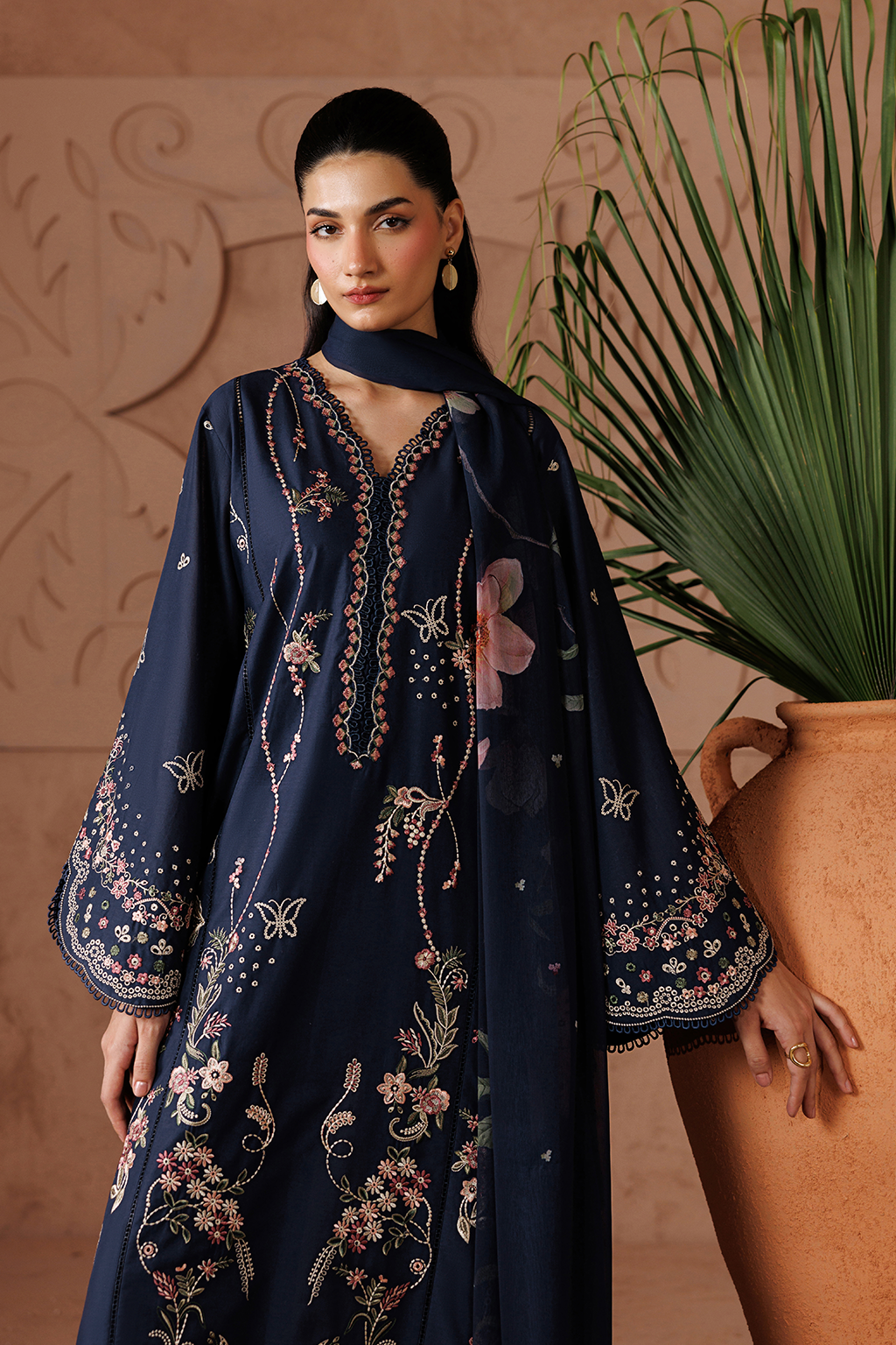 UE-694 Embroidered Lawn