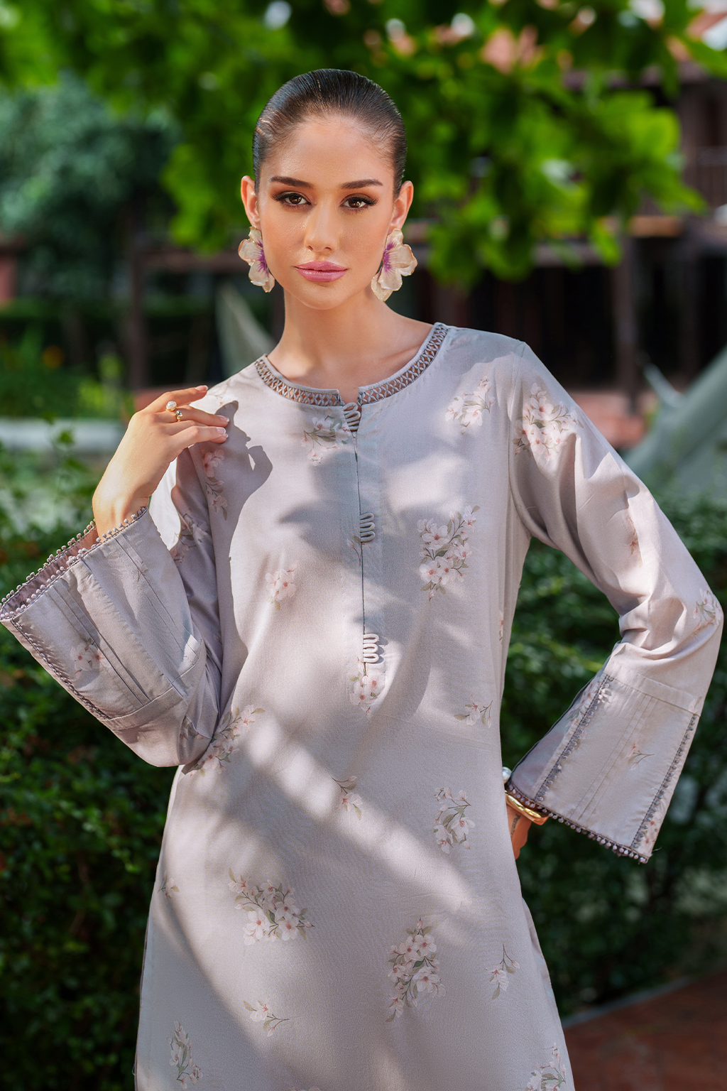 IP-313 Printed Lawn - Iznik Global Main image