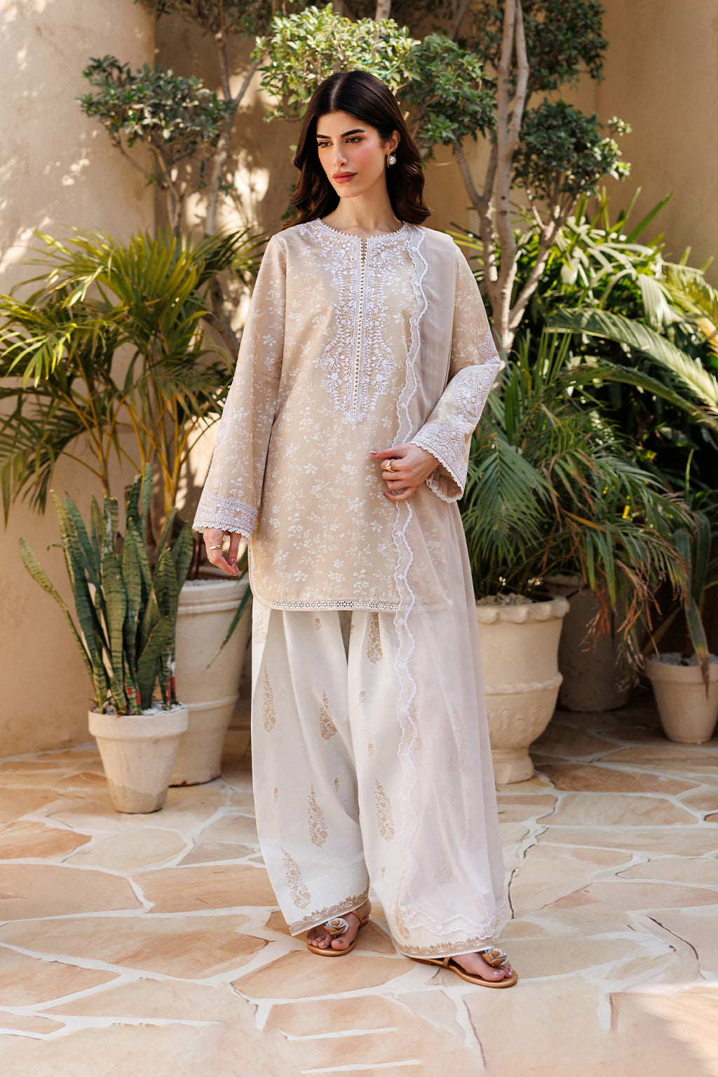 UE-677 Printed Lawn Main image
