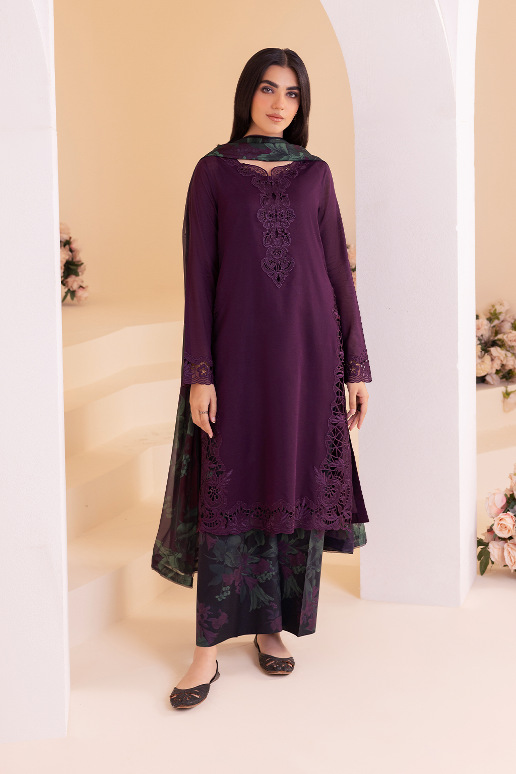 UE-257 Embroidered Lawn Secondary image