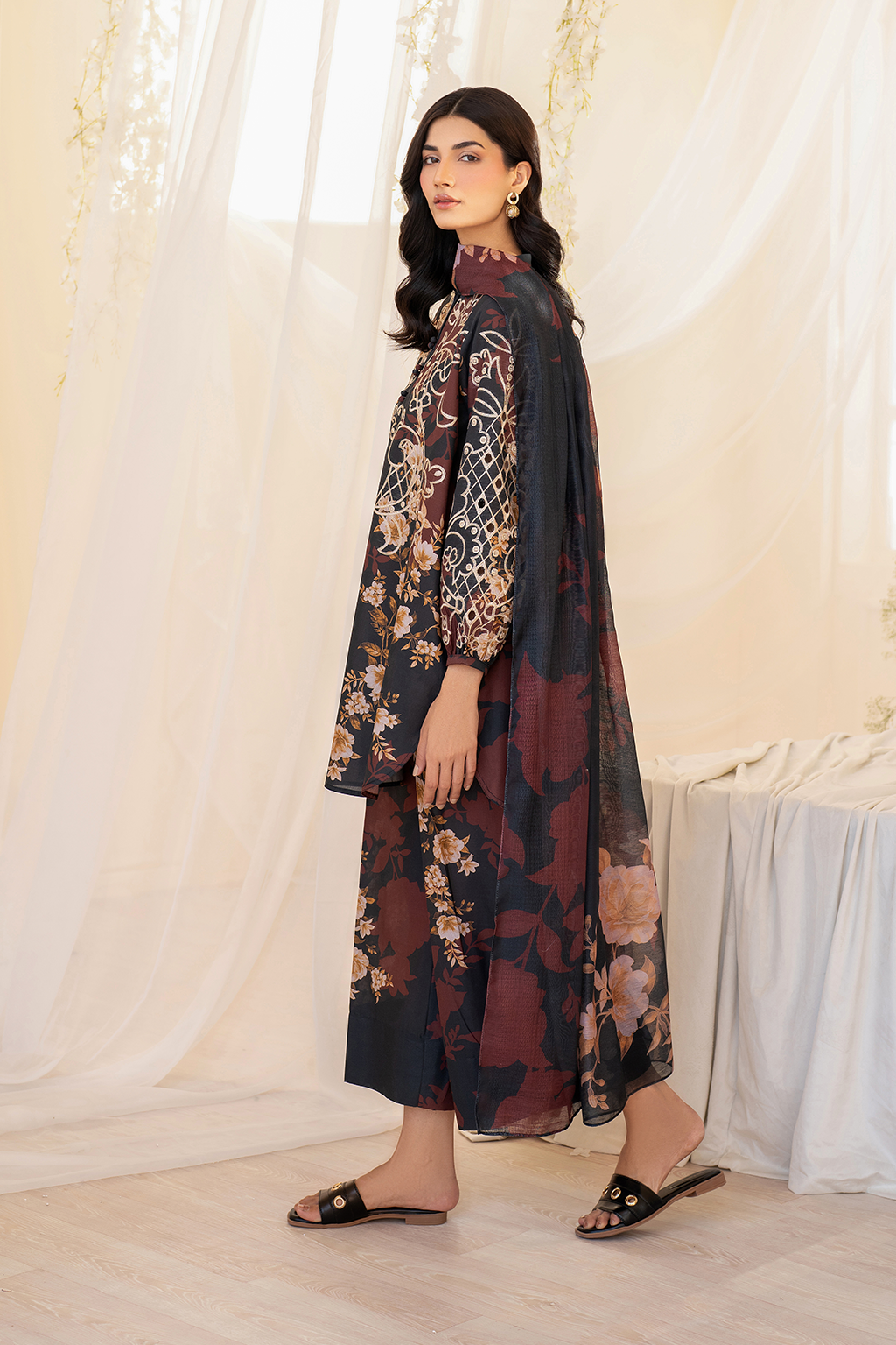 IP-304  Printed Lawn - Iznik