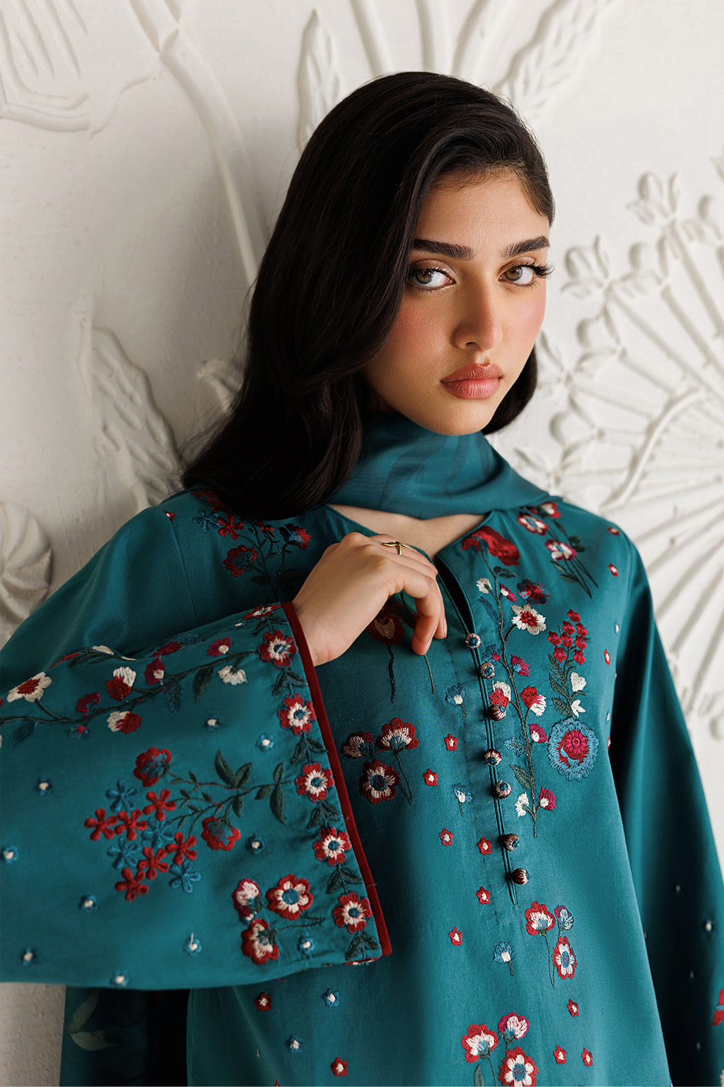 UE-688 Embroidered Lawn Secondary image