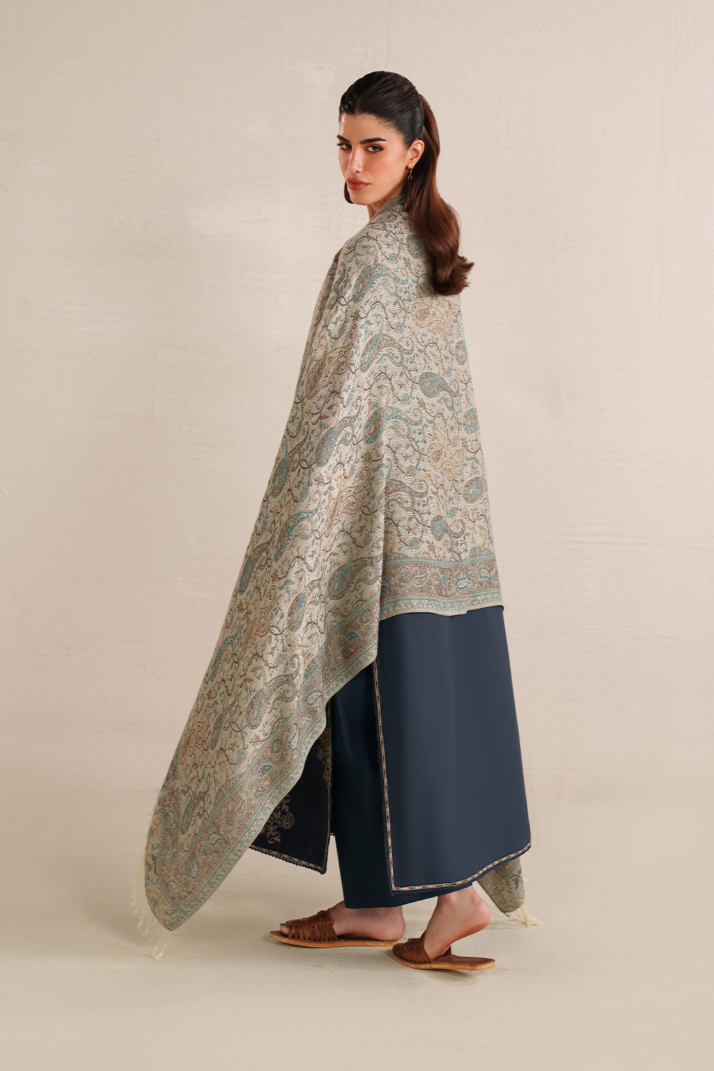 UE-586  Embroidered Khaddar