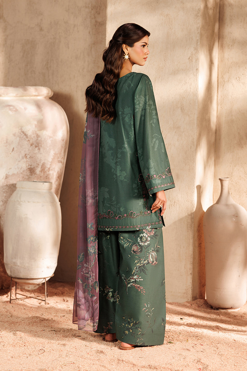 UE-668 Printed Lawn Secondary image