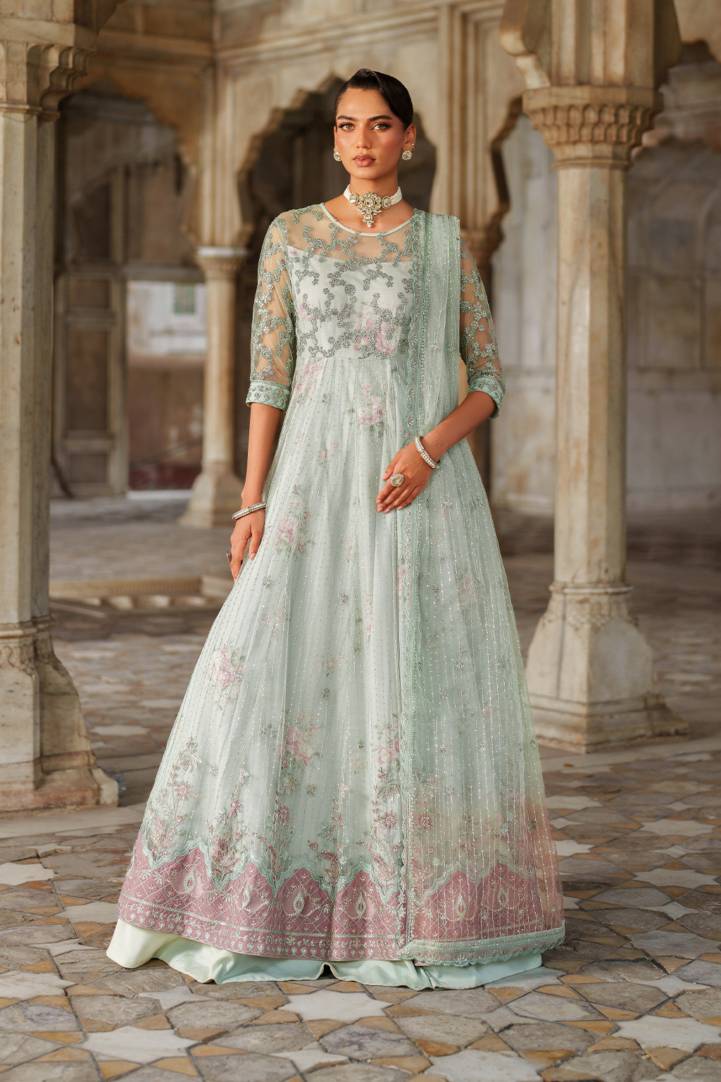 UE-553 Embroidered Net - Iznik