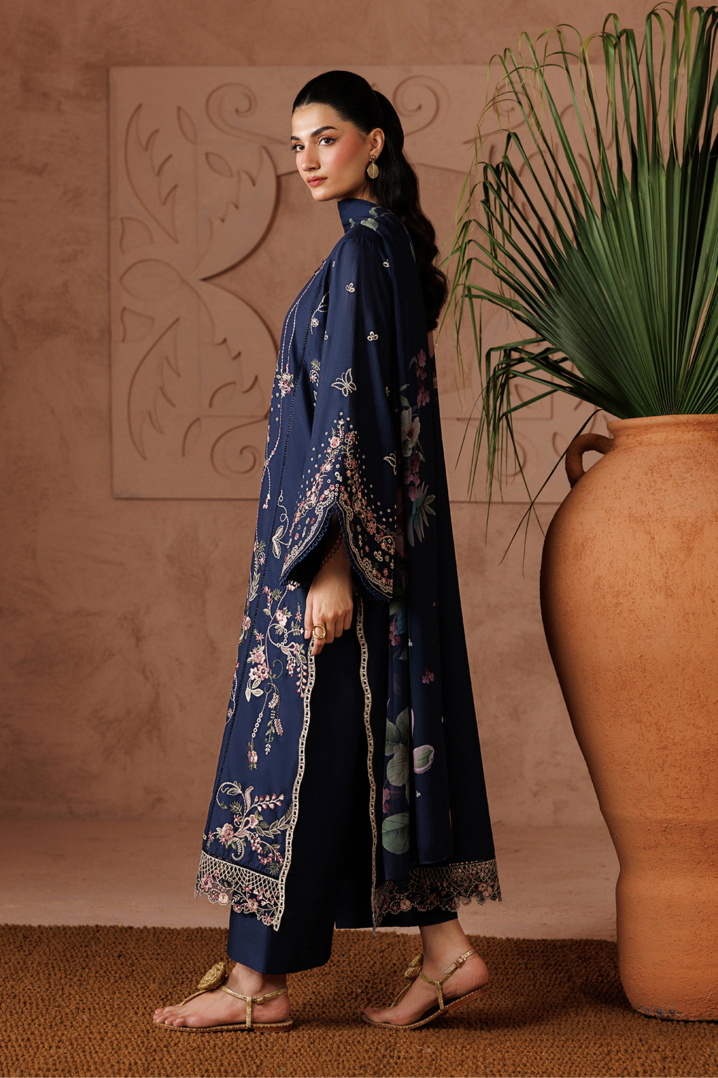 UE-694 Embroidered Lawn