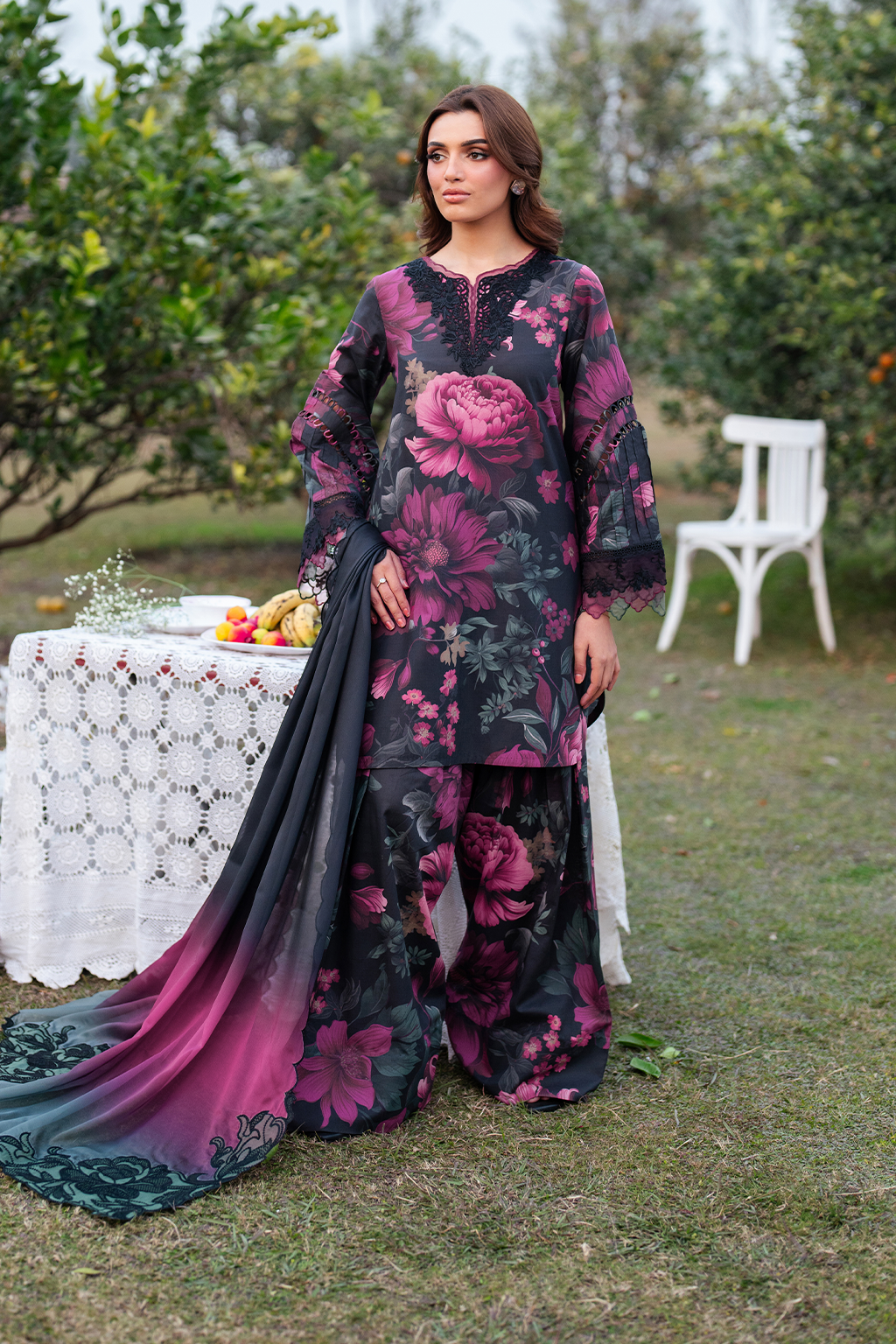 UE-399 Printed Lawn - Iznik