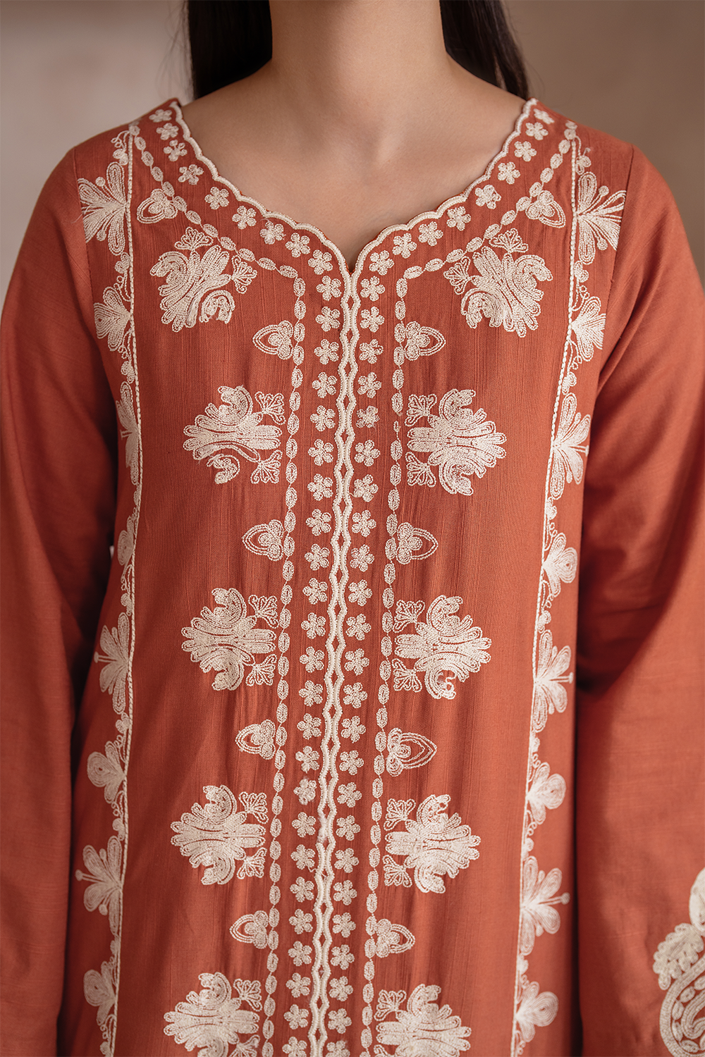 UE-368 Embroidered Khaddar - Iznik