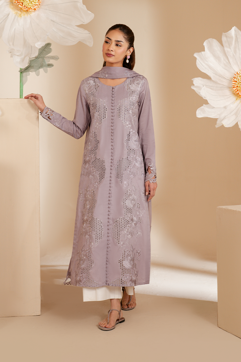 UE-464  Embroidered Lawn