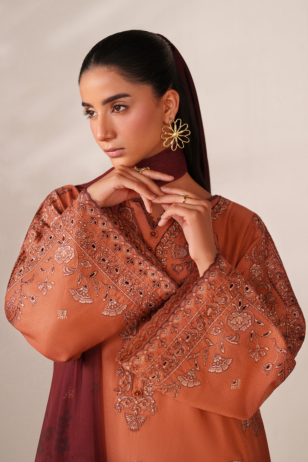 UE-604 Embroidered Lawn - Iznik