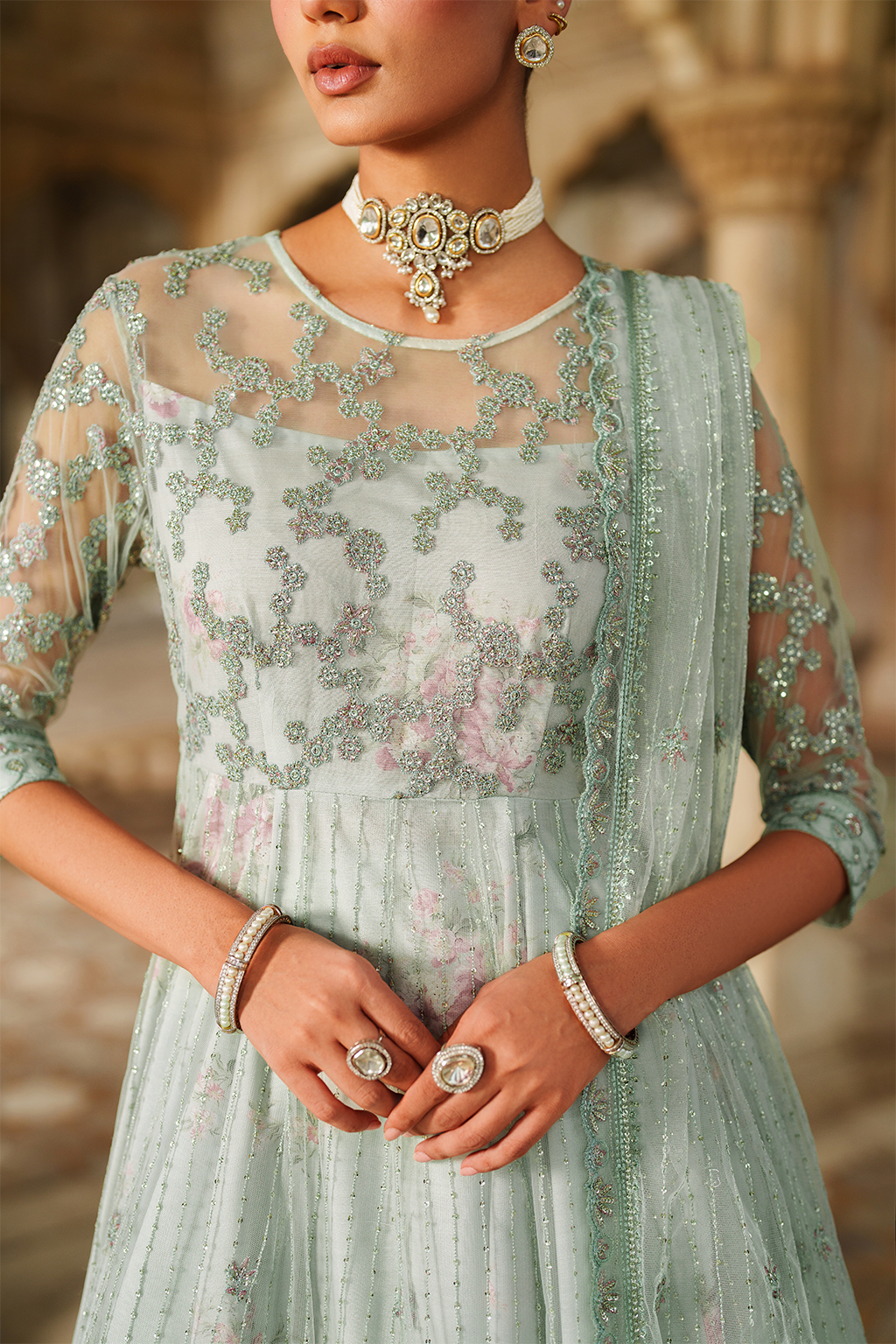 UE-553 Embroidered Net - Iznik