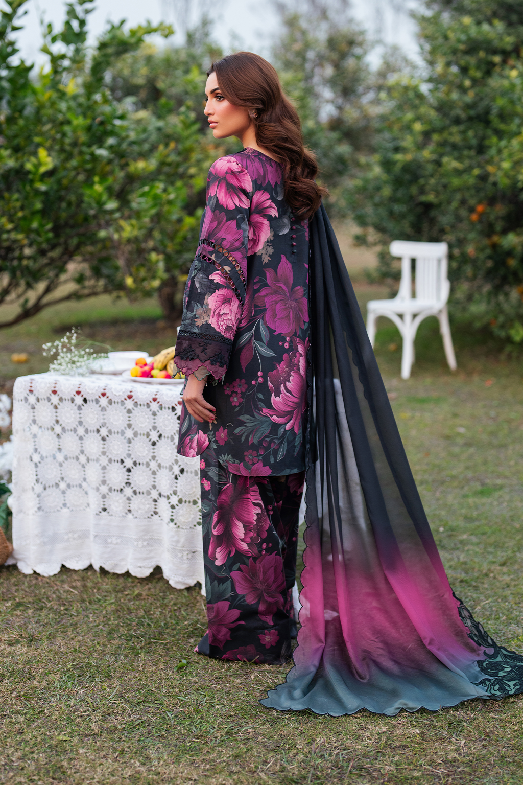 UE-399 Printed Lawn - Iznik