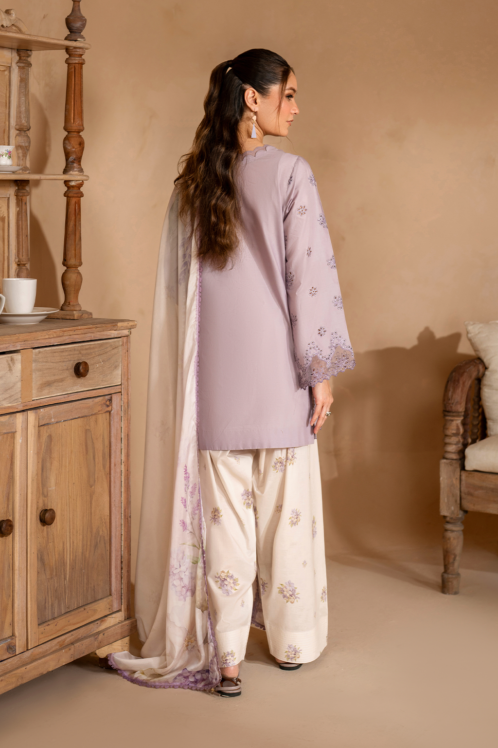 UE-478 Embroidered Lawn