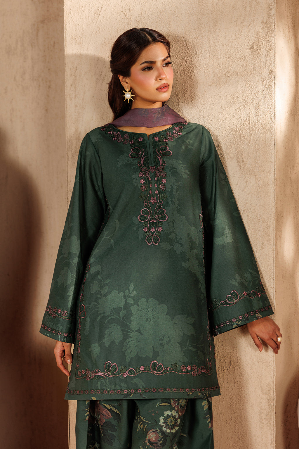 UE-668 Printed Lawn